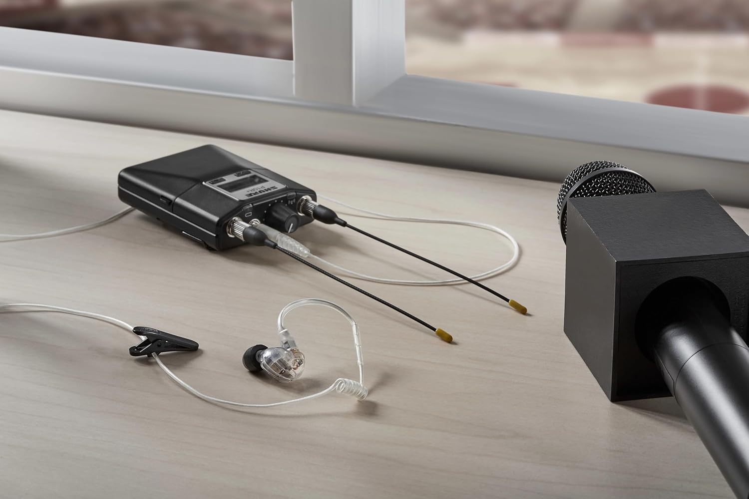 Shure SE425 PRO Wired Earbuds - Professional Sound Isolating Earphones with Detailed Sound  Dual-Driver Hybrid  Secure in-Ear Fit  Detachable Cable  Durable Quality  Clear